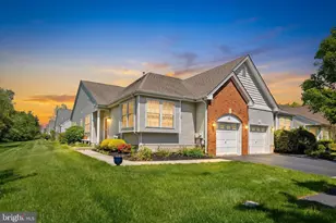 81 Meadowlark Dr, Hamilton Township, NJ 08690 - Photo 1