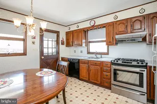 16 Tappan Ave, Hamilton Township, NJ 08690 - Photo 9
