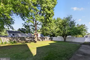 1976 Arena Dr, Hamilton Township, NJ 08610 - Photo 3