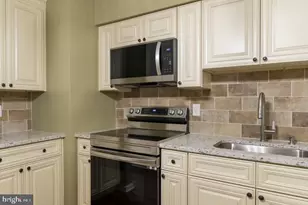 H1 Avon Dr, East Windsor Township, NJ 08520 - Photo 7