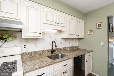 8 Heritage Way, Lawrence Township, NJ 08648 - Photo 7