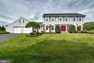 8 Bradford Ct, Princeton Junction, NJ 08550 - Photo 1
