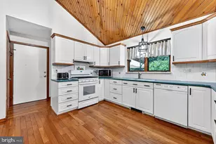 17 Azalea Way, Hamilton Township, NJ 08690 - Photo 11