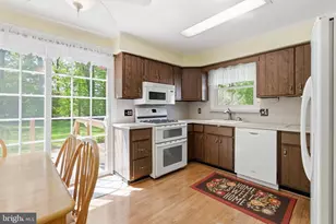 54 Longwood Dr, Hamilton Township, NJ 08620 - Photo 9