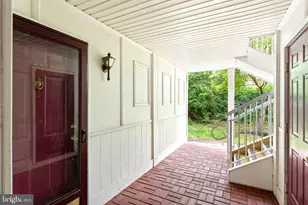 77 Cheverny Ct, Hamilton Township, NJ 08619 - Photo 3