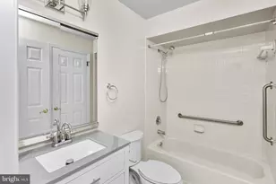 214 Wyndham Pl, Trenton, NJ 08691 - Photo 17