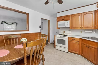 160 Saybrook Avenue, Hamilton Township, NJ 08619 - Photo 9