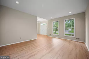 19 Larchmont Ct, Pennington, NJ 08534 - Photo 11