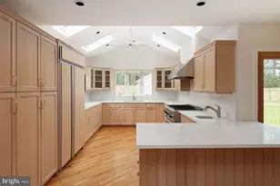 24 Riverview Dr, Ewing Township, NJ 08628 - Photo 3