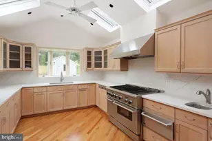 24 Riverview Dr, Ewing Township, NJ 08628 - Photo 5