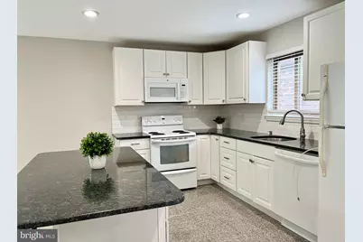 702 Meadow Woods, Lawrence, NJ 08648 - Photo 5