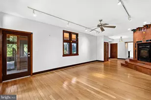 498 Perrineville, Robbinsville Township, NJ 08520 - Photo 21