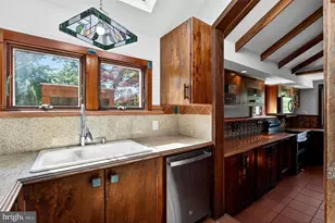 498 Perrineville, Robbinsville Township, NJ 08520 - Photo 15