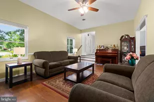 2 Holly Dr, East Windsor Township, NJ 08520 - Photo 9