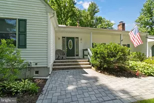 2 Holly Dr, East Windsor Township, NJ 08520 - Photo 5