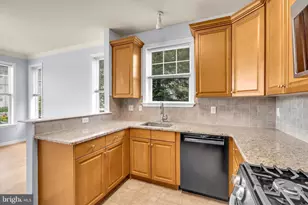 321 Masterson Ct, Ewing Township, NJ 08618 - Photo 25
