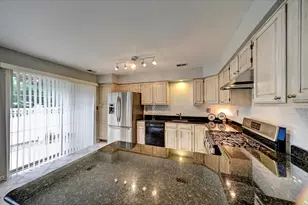 406 Pebble Creek Ct, Pennington, NJ 08534 - Photo 7