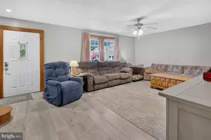 8 Pennroad Ave, Ewing Township, NJ 08638 - Photo 3