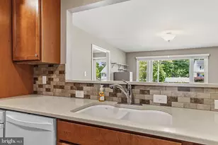 17 Brophy Dr, Ewing Township, NJ 08638 - Photo 17