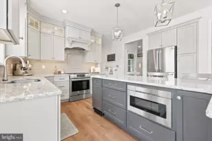 22 Cottage Pl Dr, Robbinsville, NJ 08691 - Photo 13