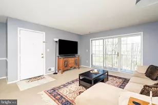18 Versailles Ct, Hamilton Township, NJ 08619 - Photo 5