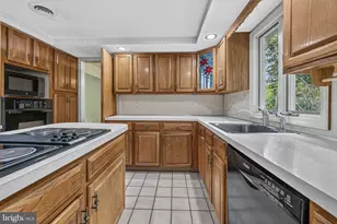 22 Forest, Ewing Township, NJ 08628 - Photo 3