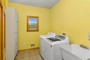 241 Windsor Rd, Robbinsville Township, NJ 08691 - Photo 11