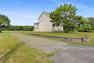 241 Windsor Rd, Robbinsville Township, NJ 08691 - Photo 5