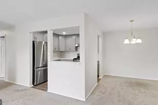 42 Mendrey Ct, Trenton, NJ 08648 - Photo 5