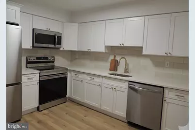 13 Heritage Court, Ewing Township, NJ 08628 - Photo 9