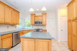 32 W Kincaid Dr, West Windsor Township, NJ 08550 - Photo 15