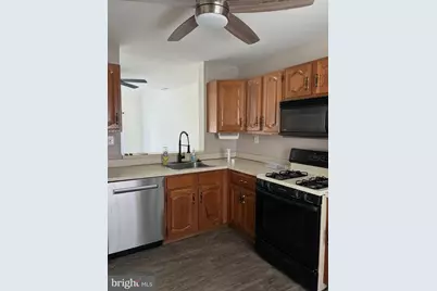 6 Stuyvesant Court, East Windsor Township, NJ 08520 - Photo 3