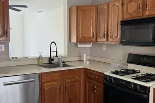 6 Stuyvesant Ct, East Windsor Township, NJ 08520 - Photo 3