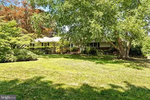 18 Edgewood Rd, Robbinsville Township, NJ 08691 - Photo 1