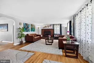 321 Buttonwood St, Hamilton Township, NJ 08619 - Photo 5