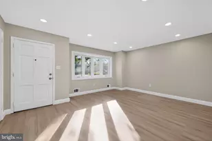 1976 Arena Dr, Hamilton Township, NJ 08610 - Photo 7