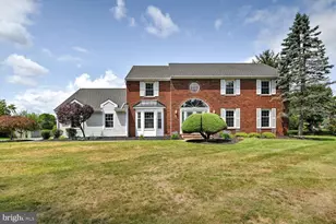 17 Findley Ln, West Windsor Township, NJ 08550 - Photo 1