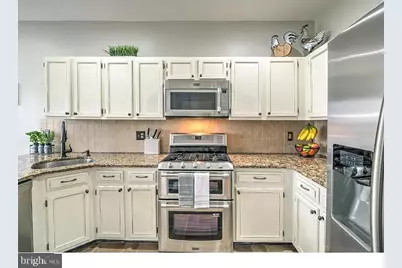 216 E Waverly Court, Robbinsville Township, NJ 08691 - Photo 7