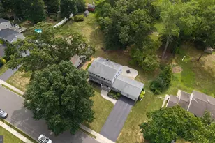 10 Cornwall Dr, Hightstown, NJ 08520 - Photo 11