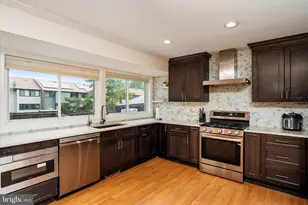 458 Livingston Dr, East Windsor Township, NJ 08520 - Photo 9