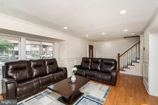 458 Livingston Dr, East Windsor Township, NJ 08520 - Photo 5