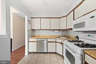 128 Mill Run E, Hightstown, NJ 08520 - Photo 5