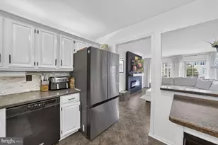 76 Chambord Ct, Hamilton Township, NJ 08619 - Photo 9