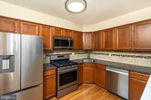 5 Mill Run W, Hightstown, NJ 08520 - Photo 9
