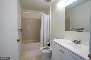 27 Chambord Ct, Hamilton Township, NJ 08619 - Photo 17
