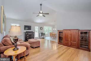 8 Amberfield Rd, Robbinsville, NJ 08691 - Photo 11