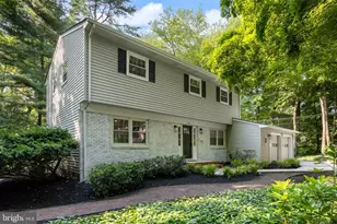 9 Pin Oak, Lawrence Township, NJ 08648 - Photo 1