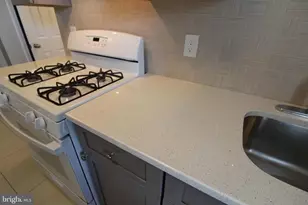 140 Moffatt Ave, Hamilton Township, NJ 08629 - Photo 9