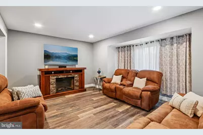 885 Jamestown, East Windsor Township, NJ 08520 - Photo 7