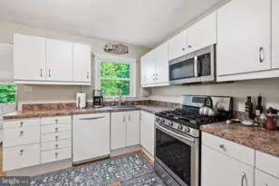 6 Tower Pl, Trenton, NJ 08648 - Photo 19